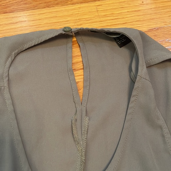 Women's Forever21 Sage Green Loose and Lightweight Airy Sleeveless Mini Dress - Picture 4 of 4